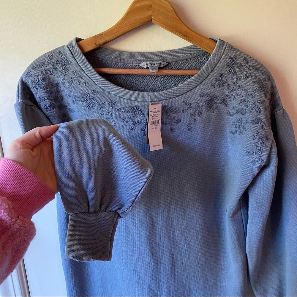 American Eagle Outfitters Blue Grey Flower Embroidered Sweatshirt Size XS - Picture 4 of 9